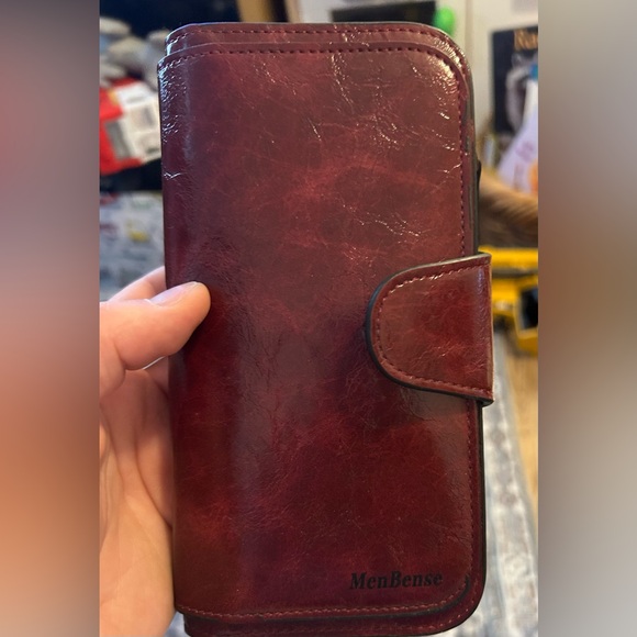 Red wallet - Picture 1 of 8